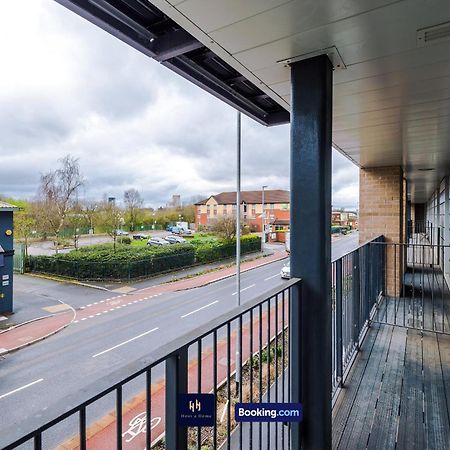 Modern 2 Bed Apartment With Balcony By Host A Home Manchester Exterior photo