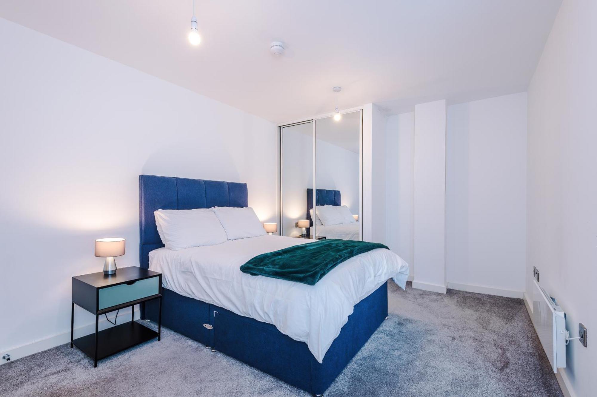 Modern 2 Bed Apartment With Balcony By Host A Home Manchester Exterior photo