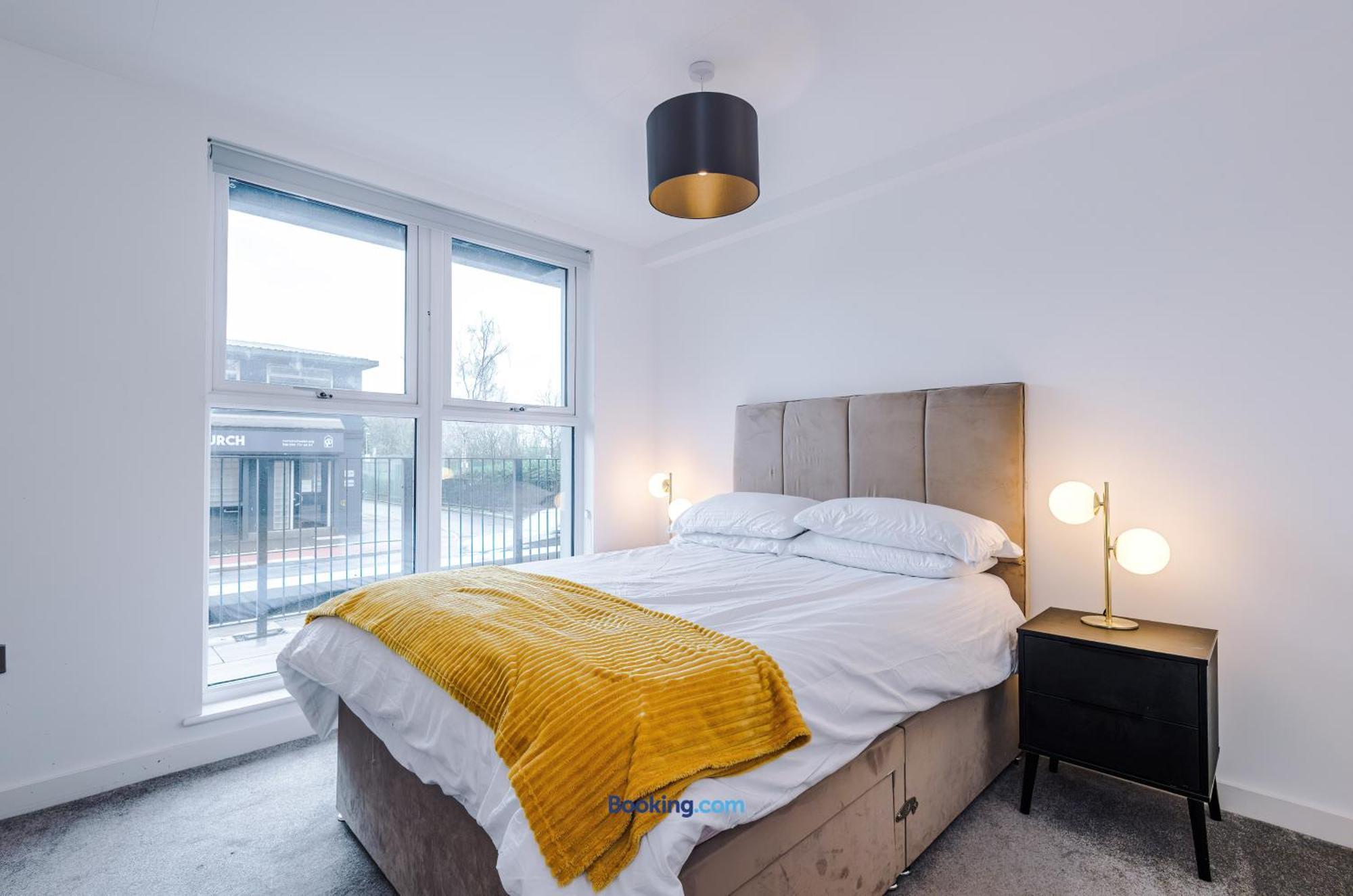 Modern 2 Bed Apartment With Balcony By Host A Home Manchester Exterior photo