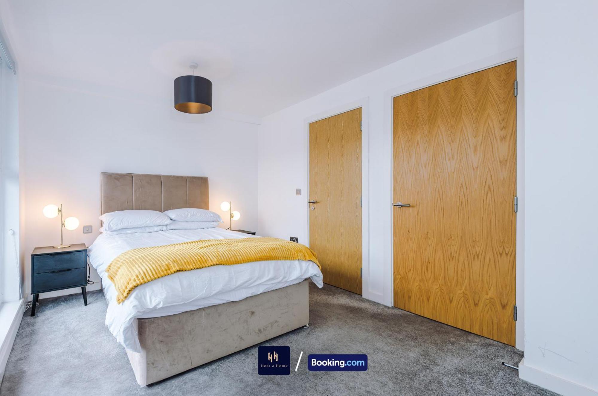 Modern 2 Bed Apartment With Balcony By Host A Home Manchester Exterior photo