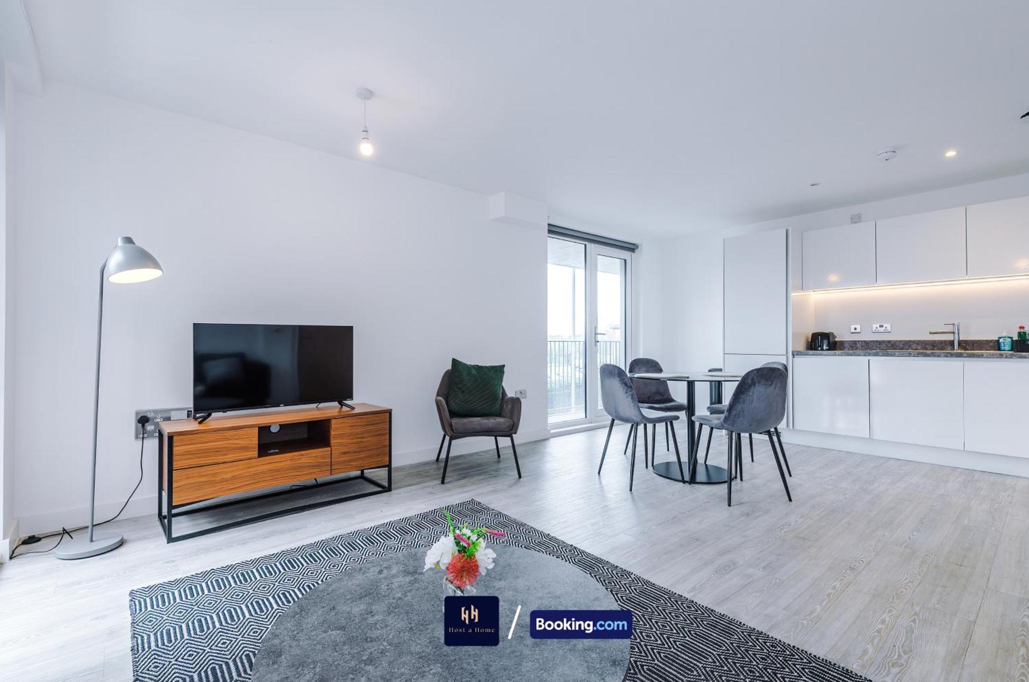 Modern 2 Bed Apartment With Balcony By Host A Home Manchester Exterior photo