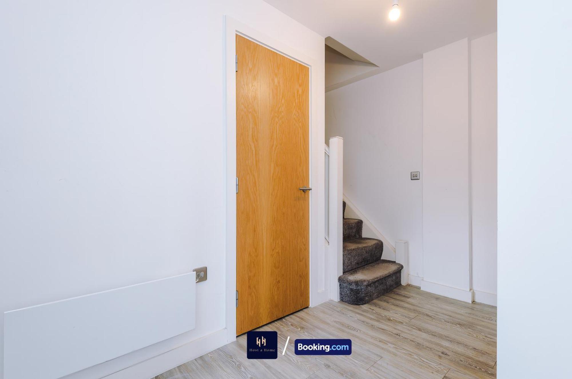 Modern 2 Bed Apartment With Balcony By Host A Home Manchester Exterior photo