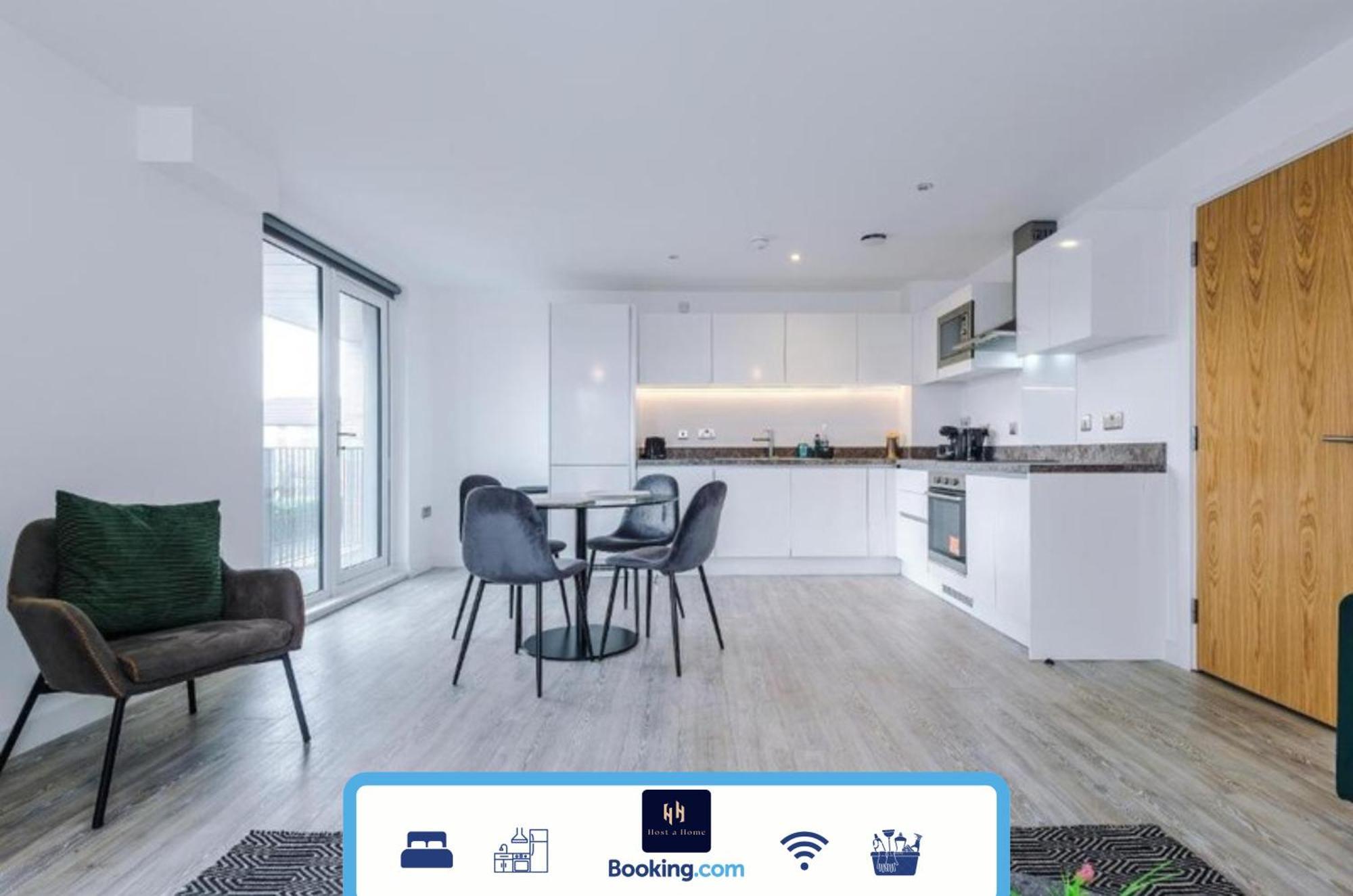 Modern 2 Bed Apartment With Balcony By Host A Home Manchester Exterior photo